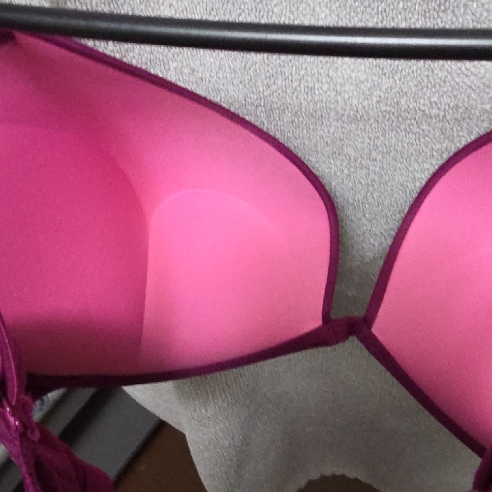 PINK Victoria's Secret Magenta Bra - Picture 3 of 3